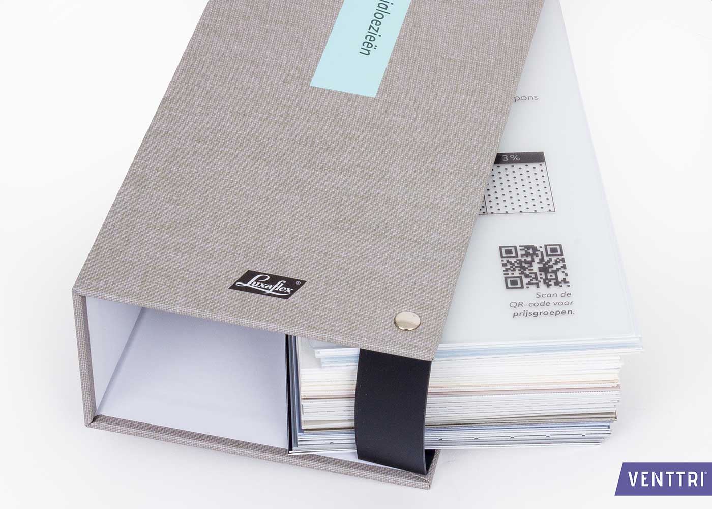 Farbenfächer mit schwarze Verschluss